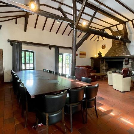 Magnificent Farmhouse In Sint Joost エクステリア 写真