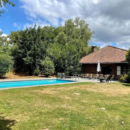 Magnificent Farmhouse In Sint Joost エクステリア 写真