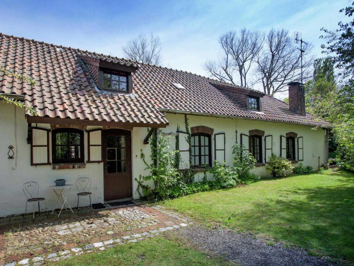 Magnificent Farmhouse In Sint Joost エクステリア 写真