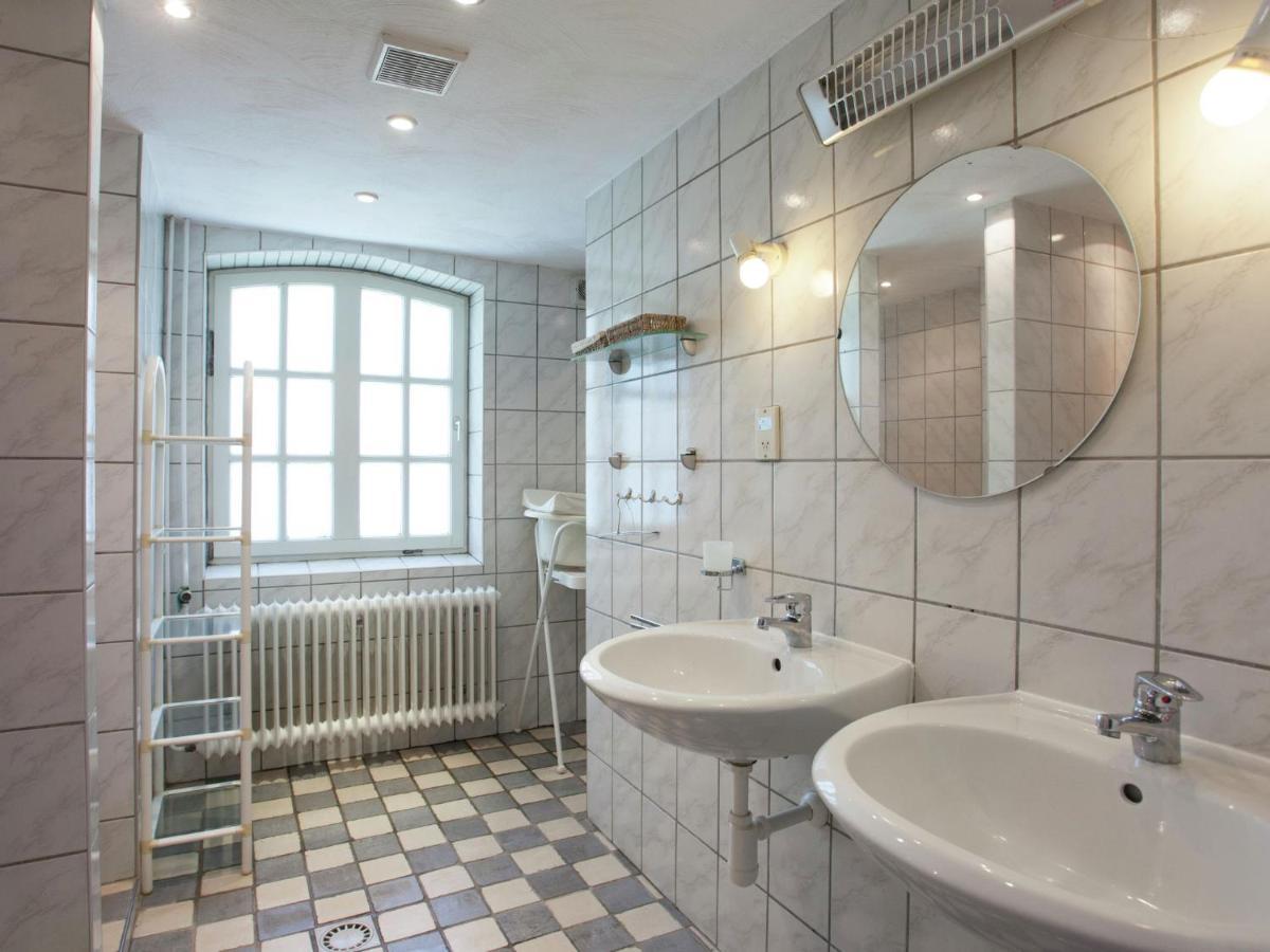 Magnificent Farmhouse In Sint Joost エクステリア 写真