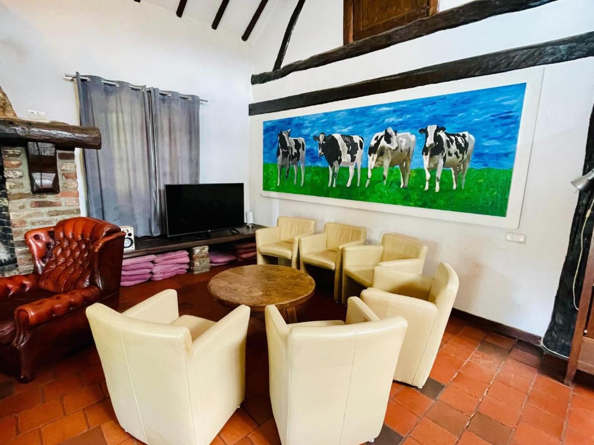 Magnificent Farmhouse In Sint Joost エクステリア 写真