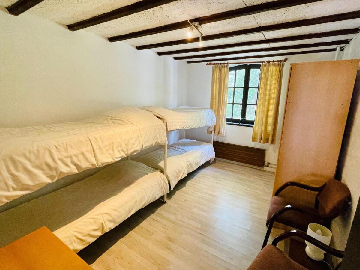 Magnificent Farmhouse In Sint Joost エクステリア 写真